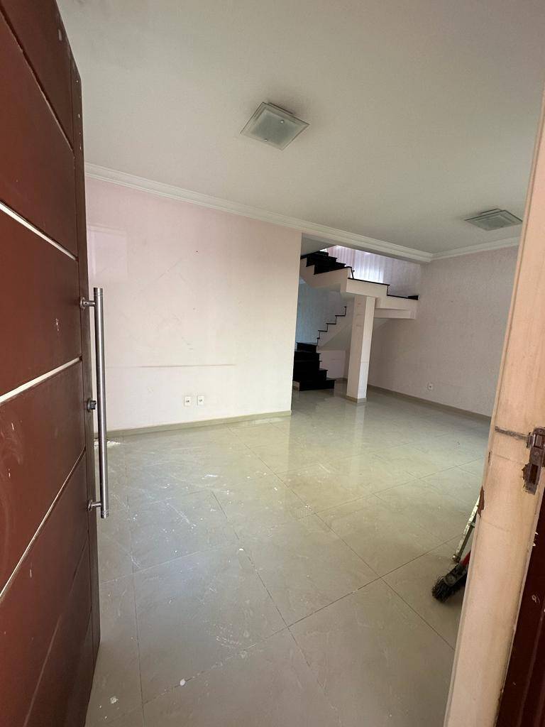 Sobrado à venda com 3 quartos, 205m² - Foto 26