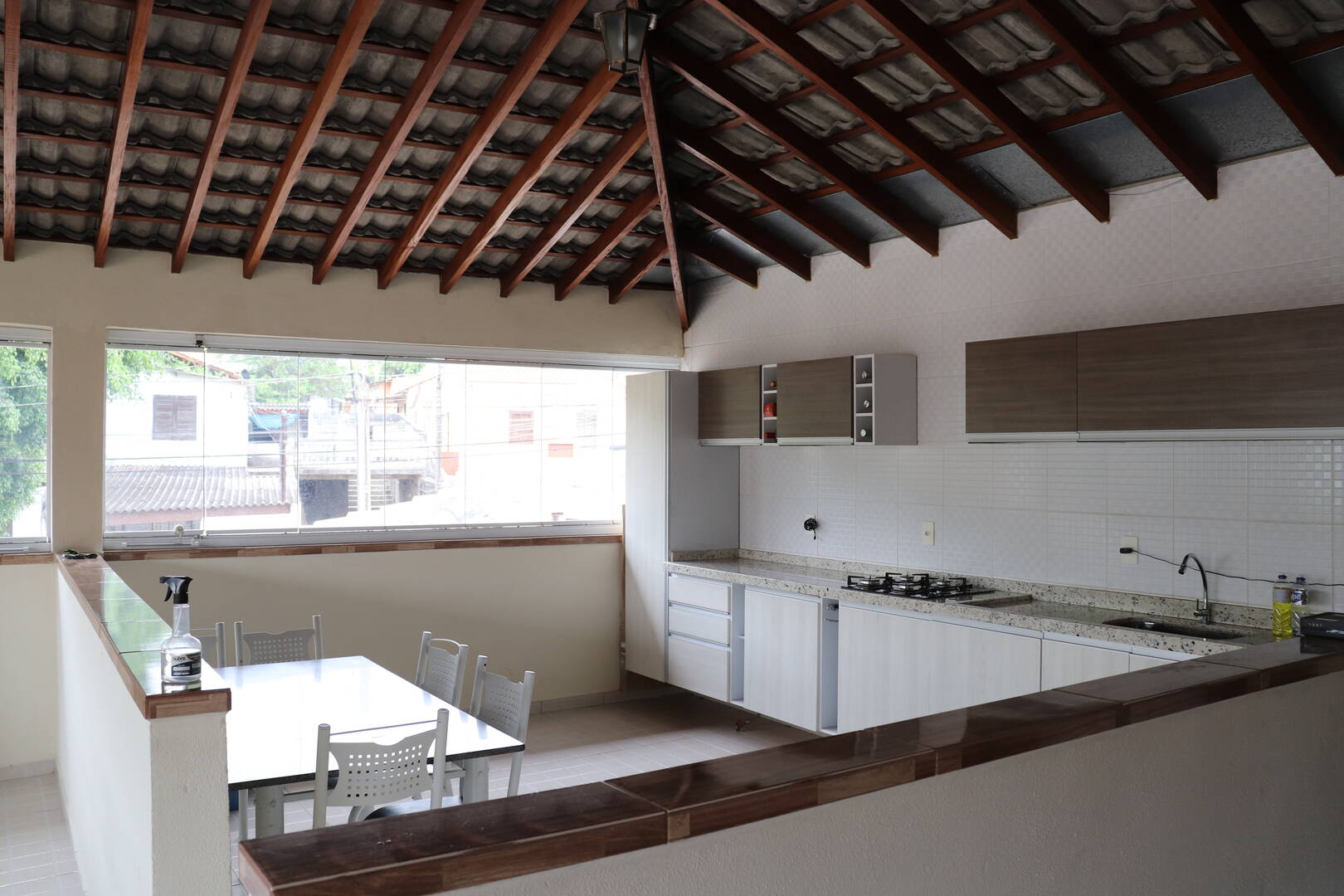 Sobrado à venda com 4 quartos, 280m² - Foto 1