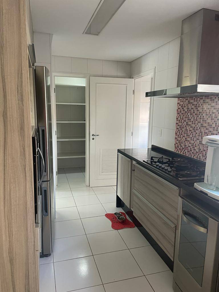 Apartamento à venda com 3 quartos, 157m² - Foto 6