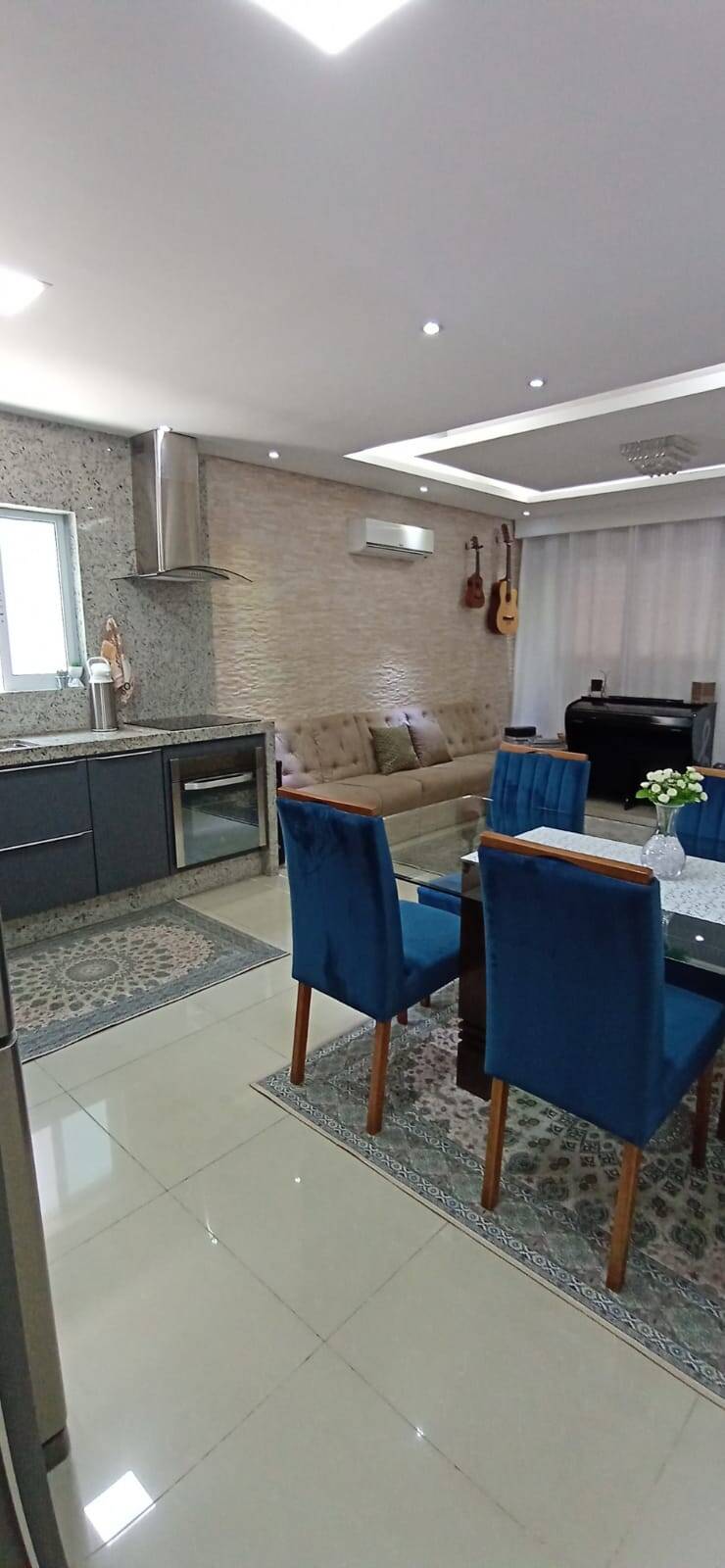 Casa à venda com 3 quartos, 202m² - Foto 3