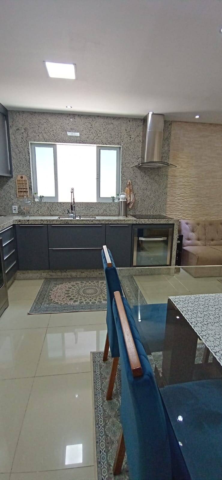 Casa à venda com 3 quartos, 202m² - Foto 4