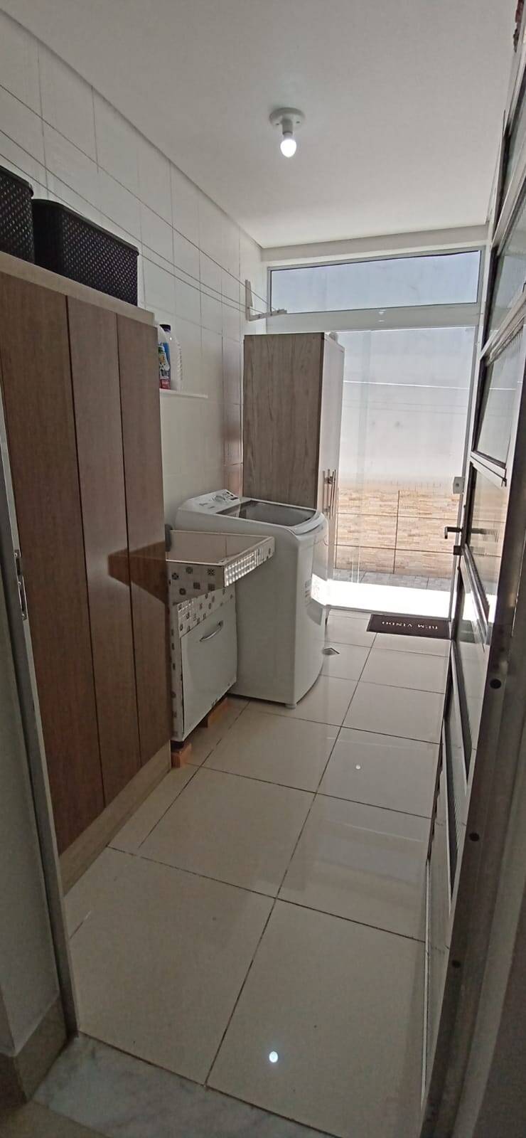 Casa à venda com 3 quartos, 202m² - Foto 16