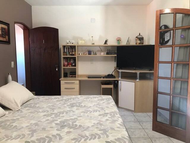 Casa à venda com 3 quartos, 250m² - Foto 8