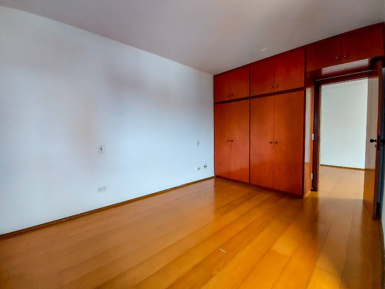 Apartamento à venda com 1 quarto, 70m² - Foto 6