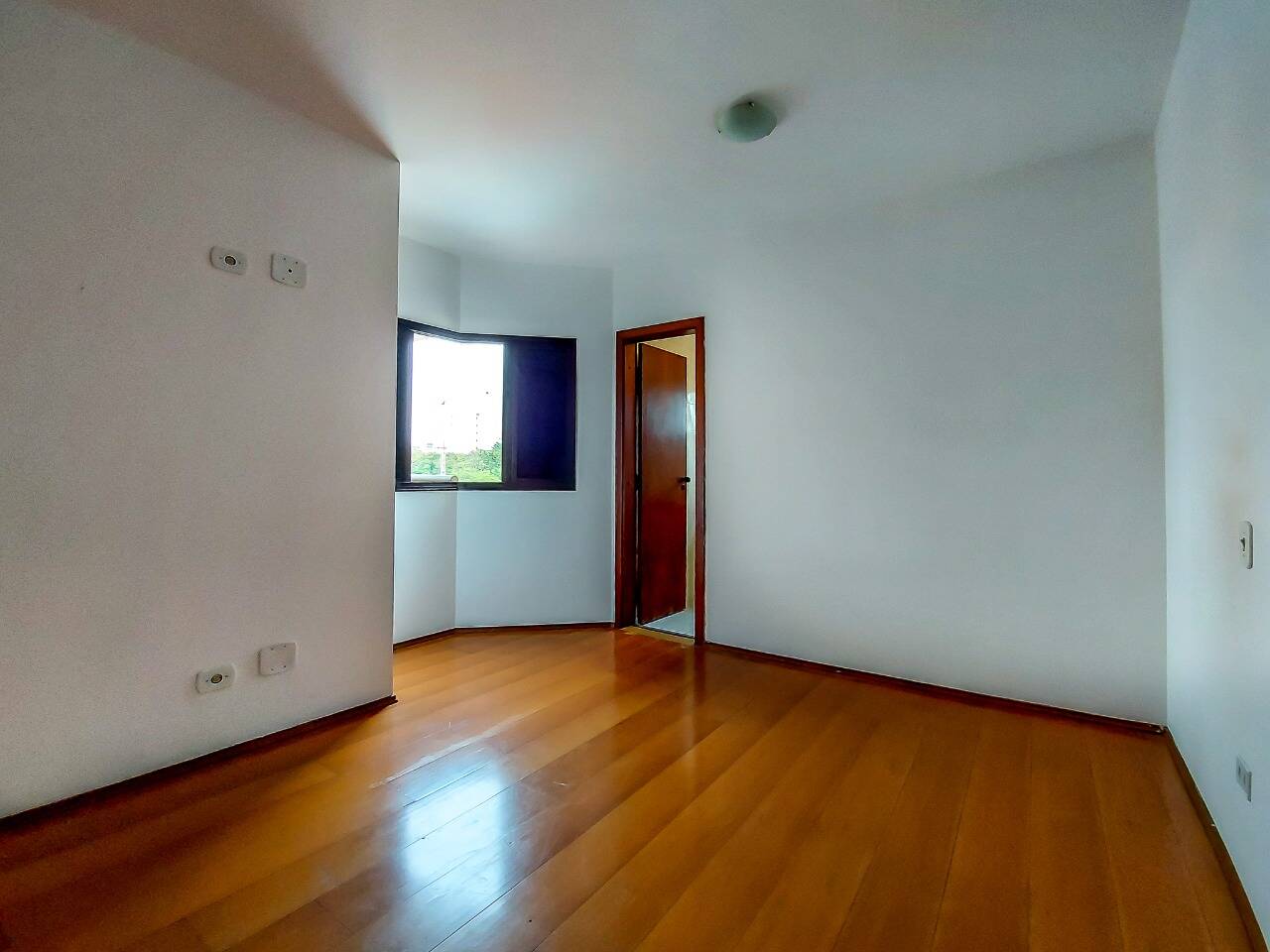 Apartamento à venda com 1 quarto, 70m² - Foto 2