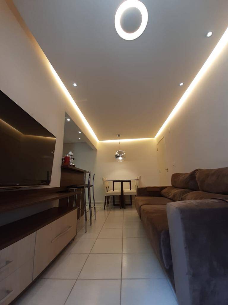 Apartamento à venda com 2 quartos, 60m² - Foto 3