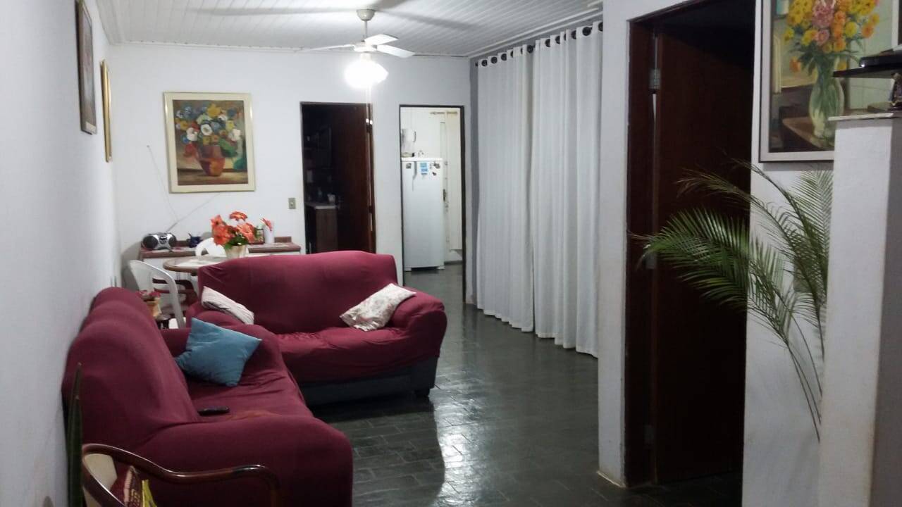 Casa à venda com 4 quartos, 175m² - Foto 1