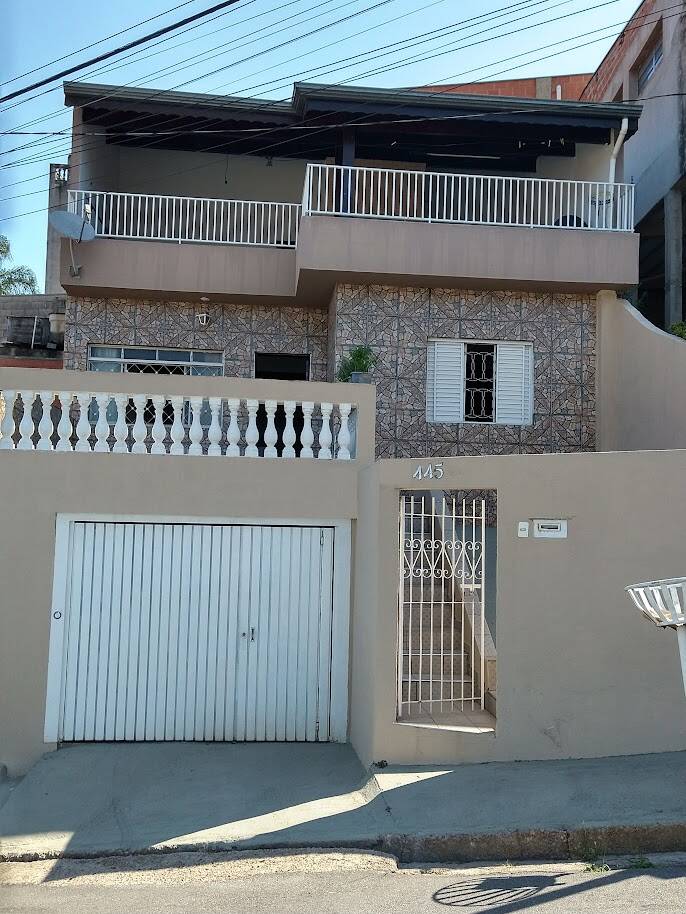 Casa à venda com 3 quartos, 186m² - Foto 1