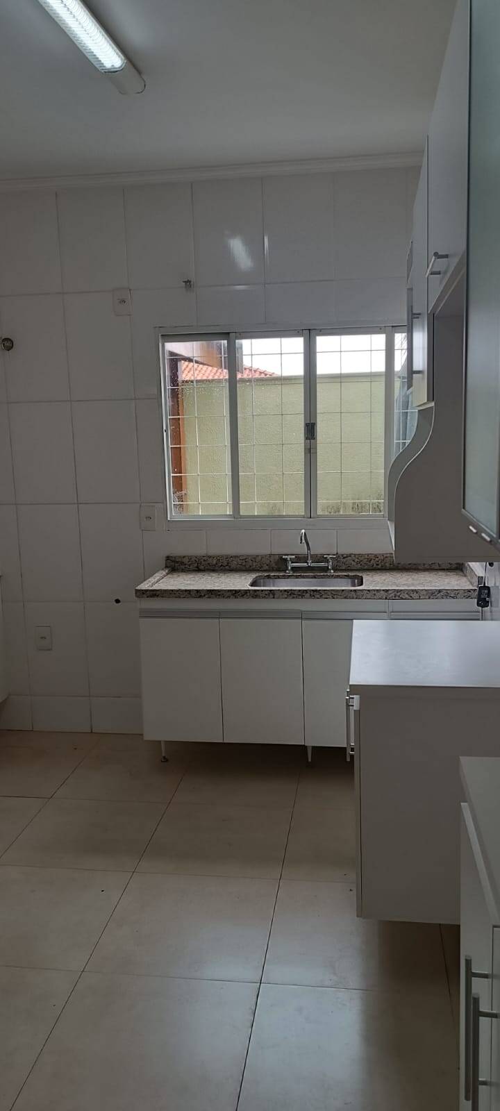 Casa de Condomínio à venda com 3 quartos, 120m² - Foto 2