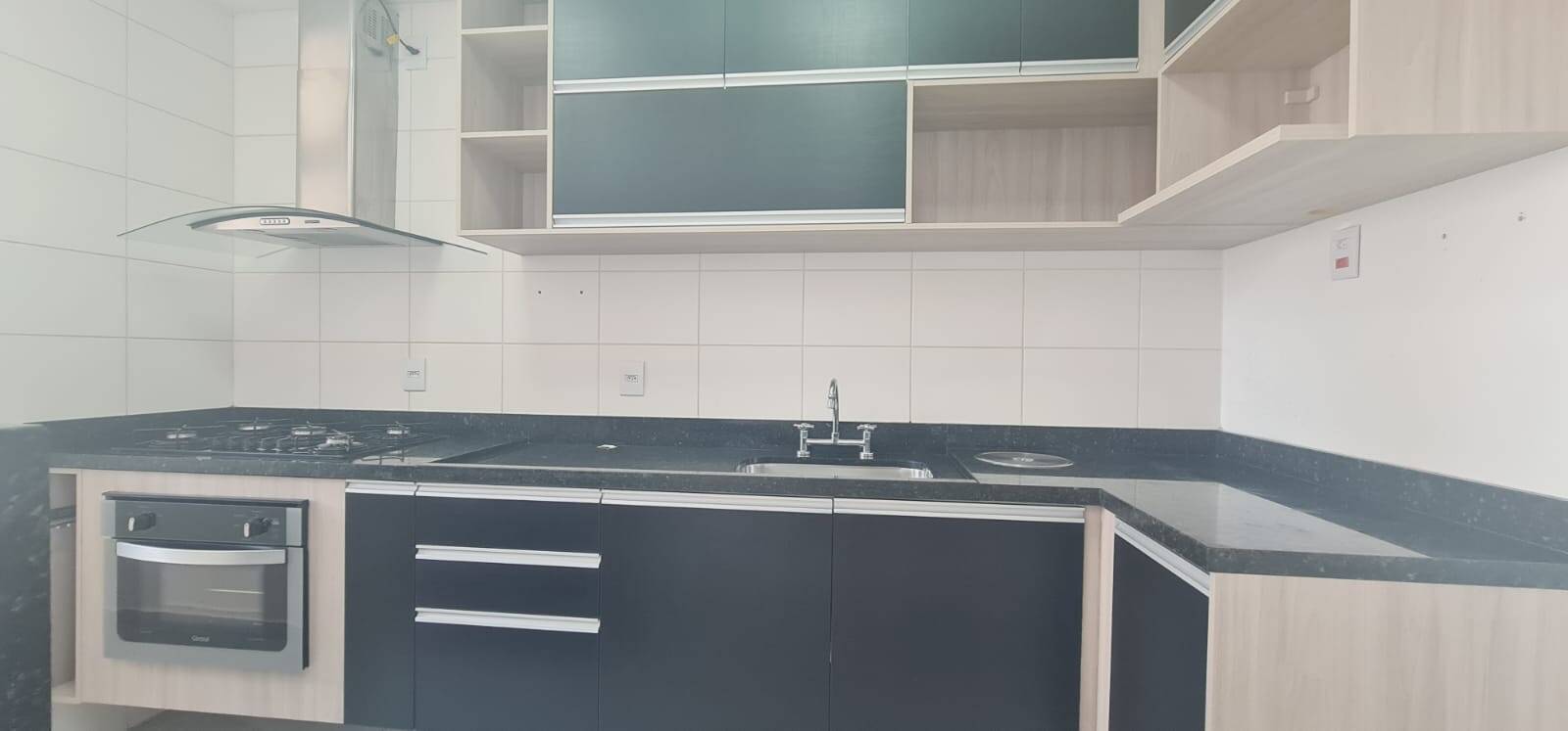 Apartamento à venda com 3 quartos, 77m² - Foto 2