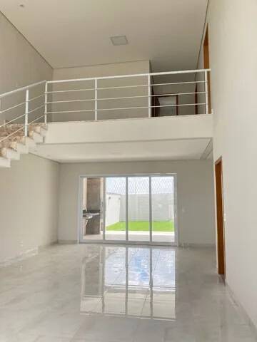 Casa à venda com 3 quartos, 195m² - Foto 2