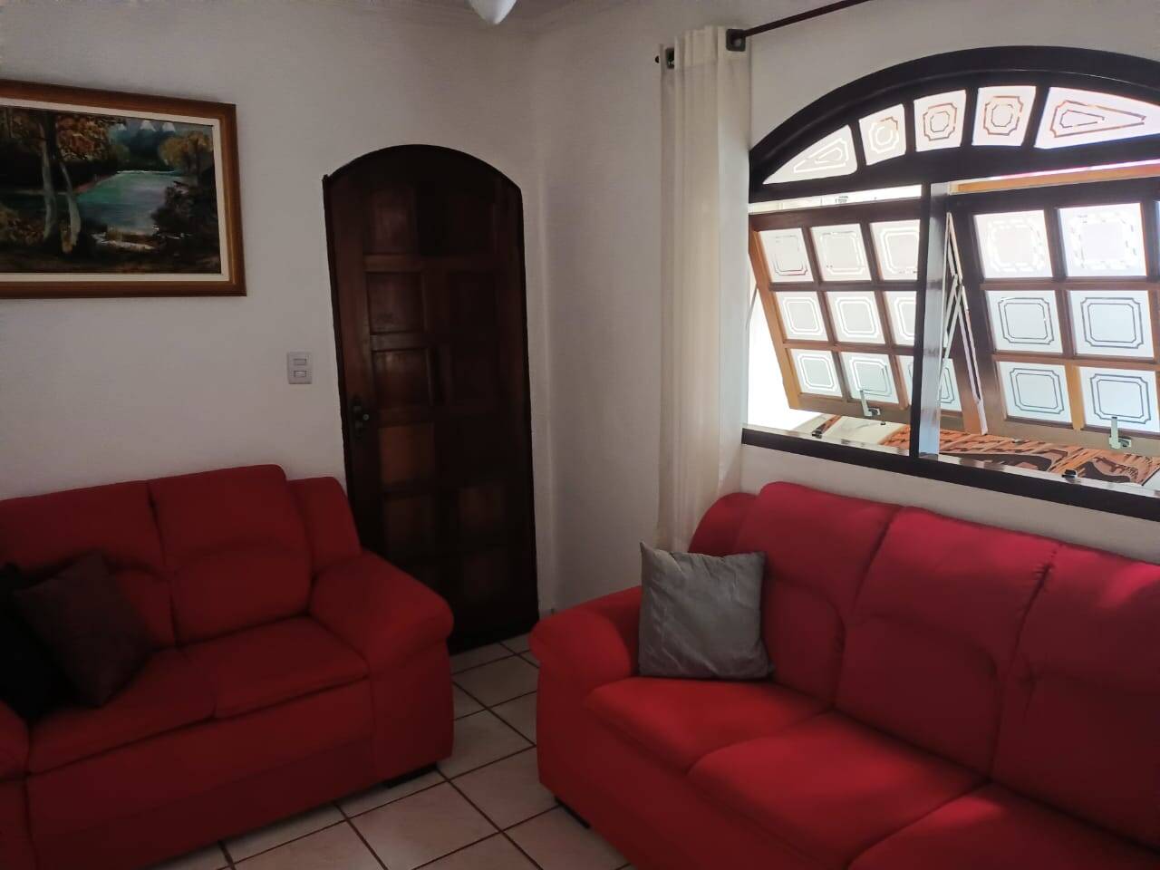 Casa à venda com 2 quartos, 82m² - Foto 1