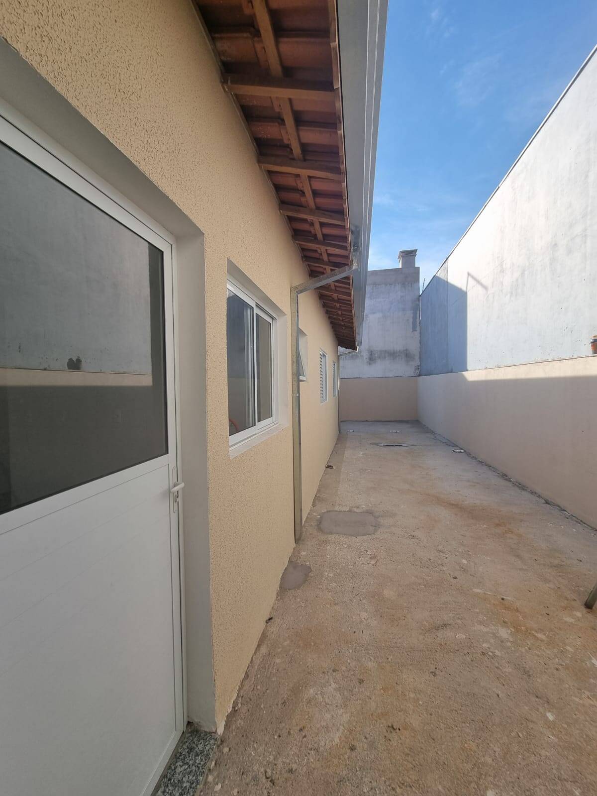 Casa à venda com 2 quartos, 60m² - Foto 10