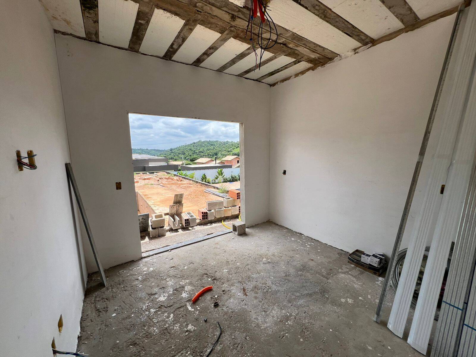 Casa de Condomínio à venda com 4 quartos, 180m² - Foto 3