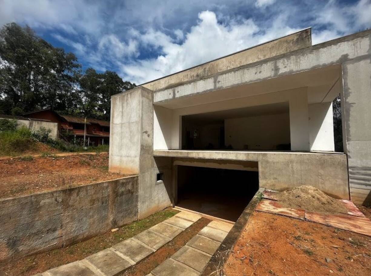 Casa de Condomínio à venda com 4 quartos, 380m² - Foto 2