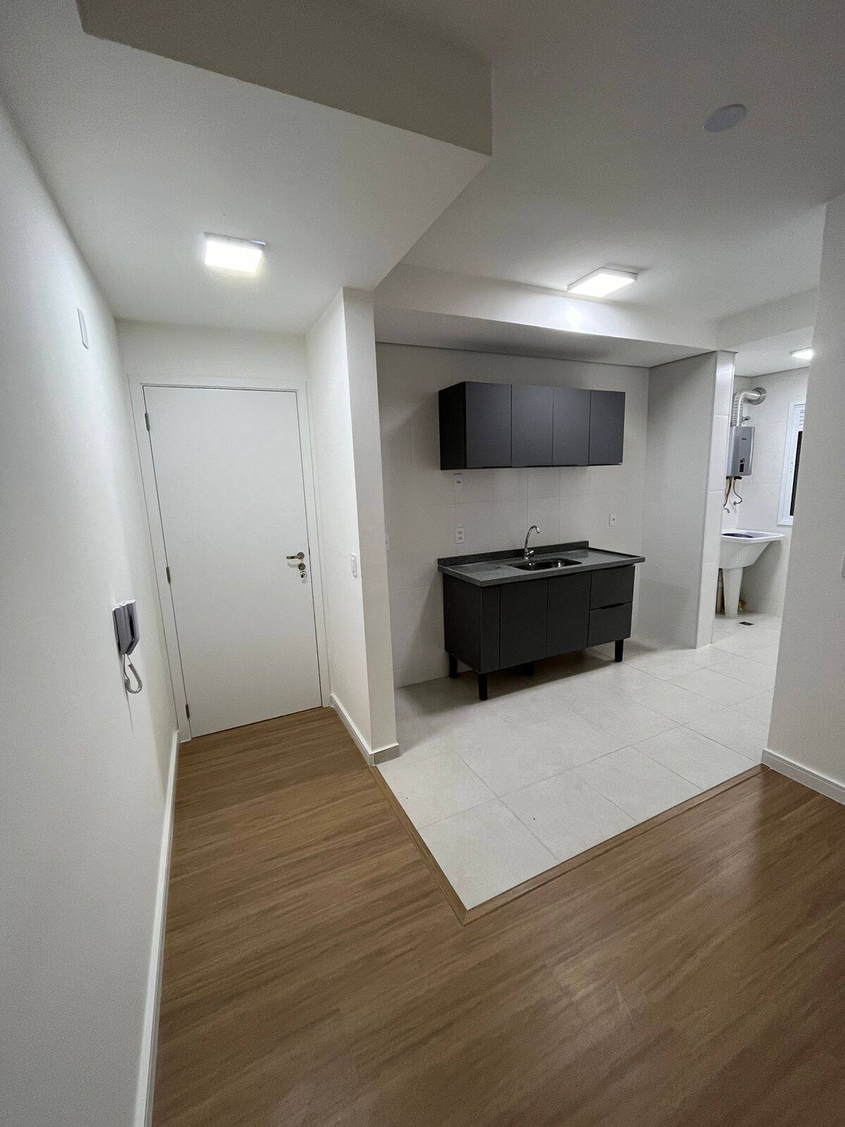 Apartamento à venda com 2 quartos, 64m² - Foto 1