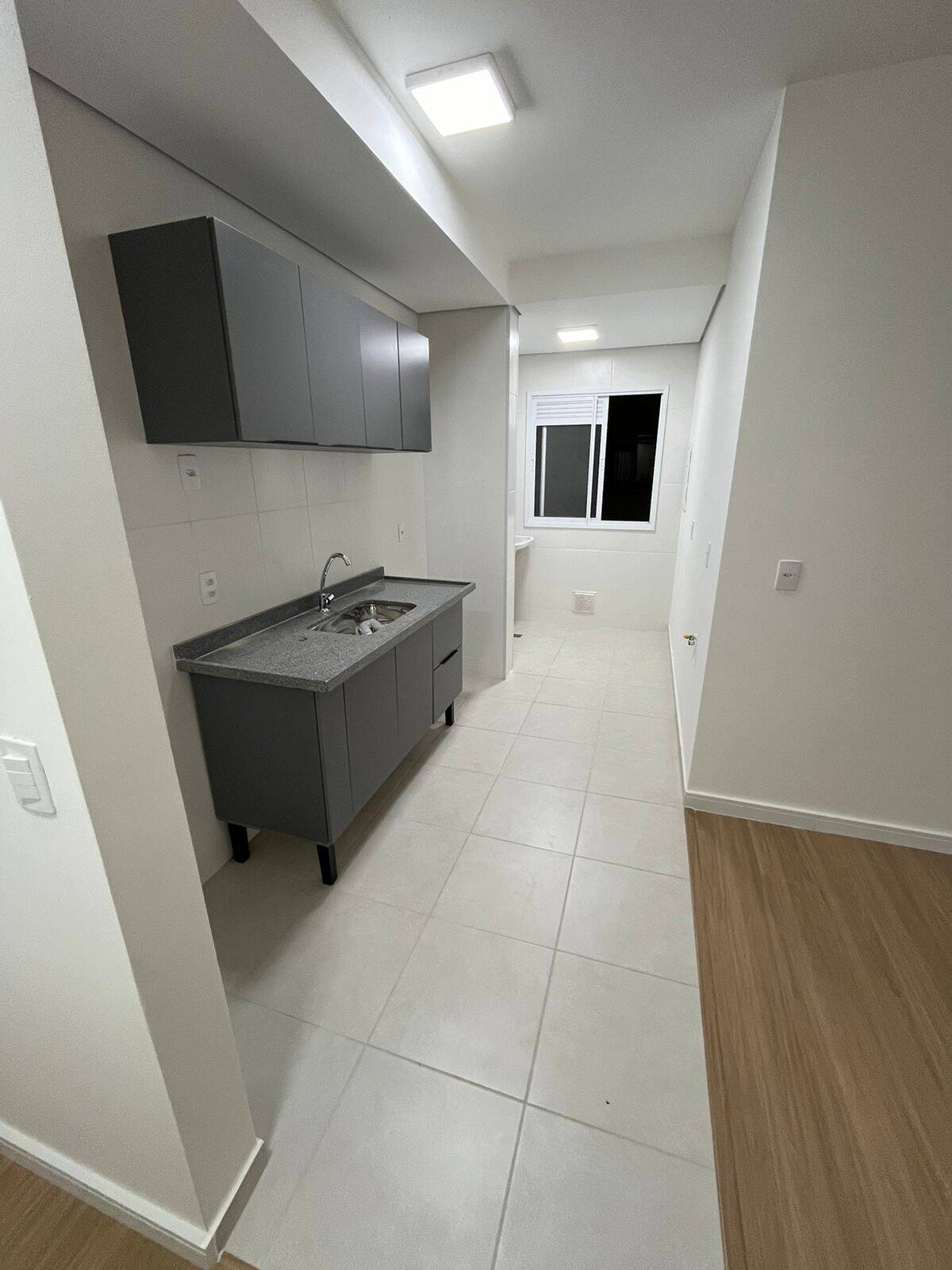 Apartamento à venda com 2 quartos, 64m² - Foto 7