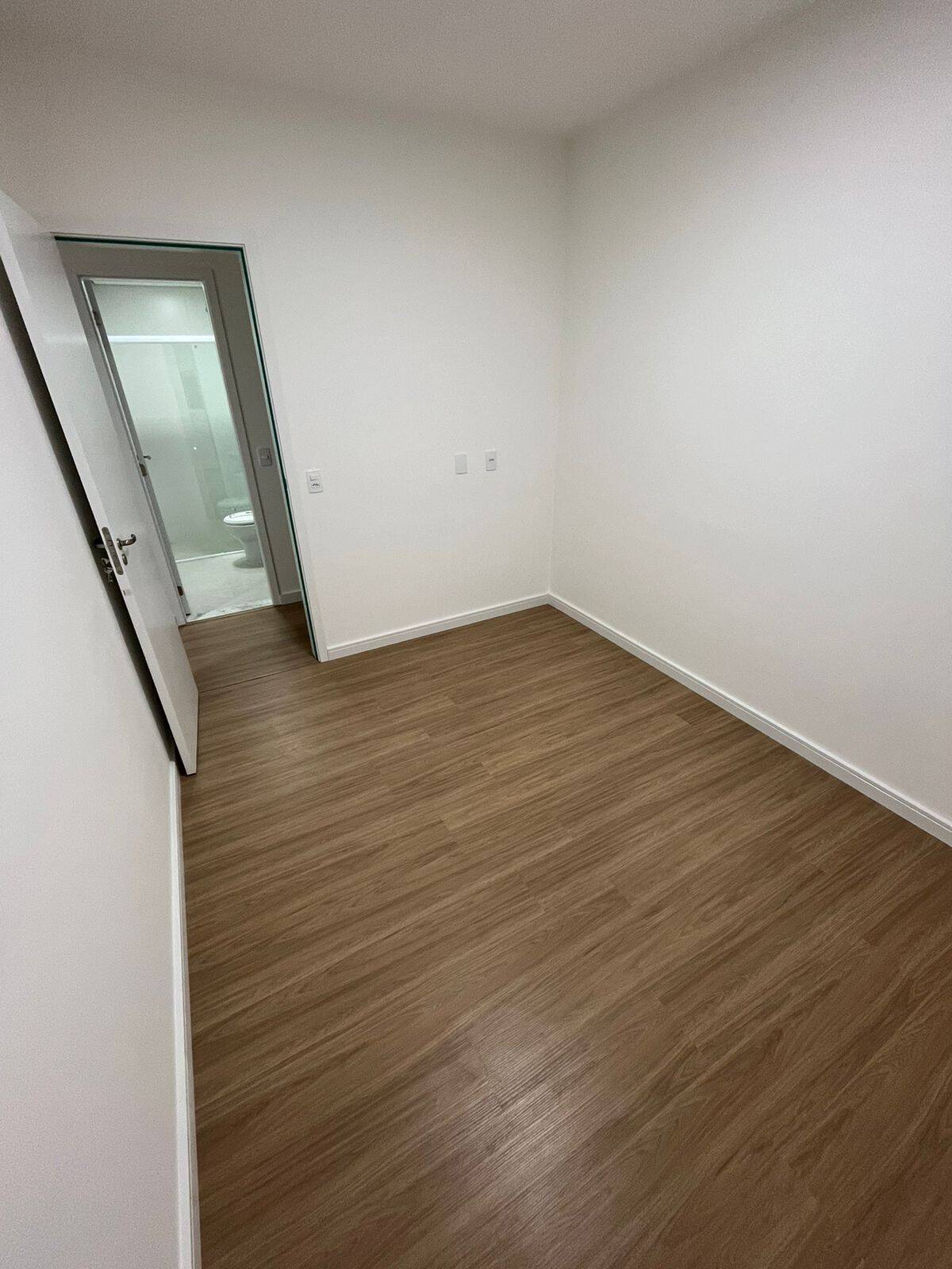 Apartamento à venda com 2 quartos, 64m² - Foto 12