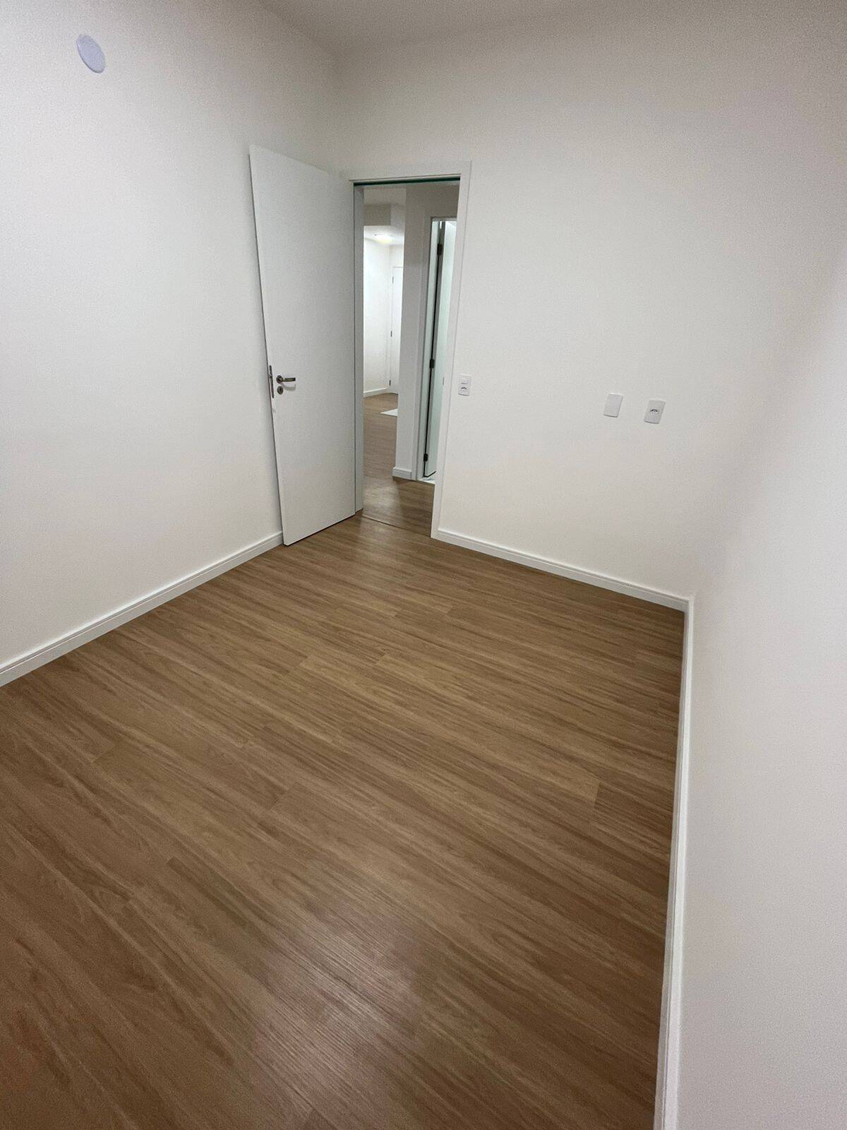 Apartamento à venda com 2 quartos, 64m² - Foto 13