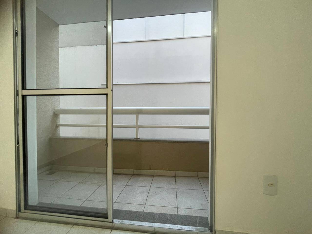 Apartamento à venda com 2 quartos, 60m² - Foto 3