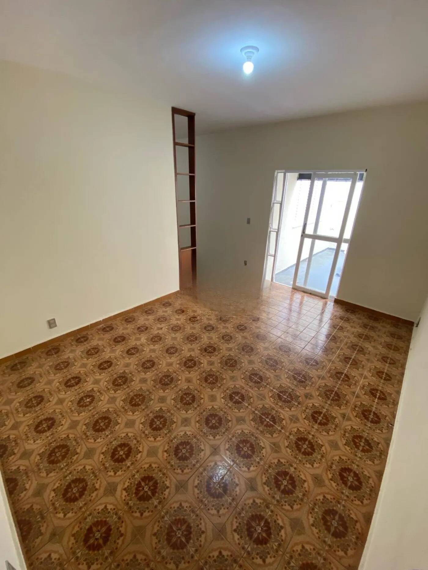 Casa à venda com 3 quartos, 120m² - Foto 2